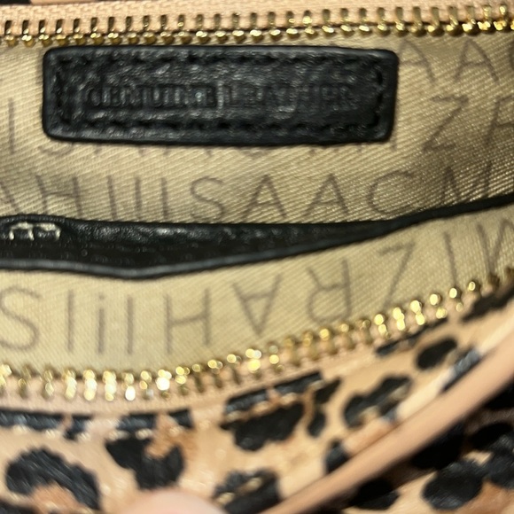 Isaac Mizrahi genuine pebble leather animal print crossbody bag - Picture 11 of 11